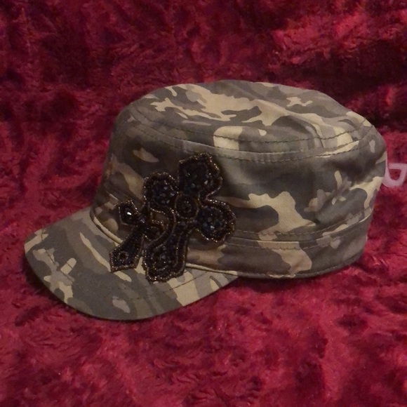 Poshy Peacock Camo Hat - Picture 7 of 7